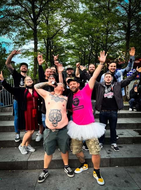 Hamburg: Pubcrawl & Nightlife Tour auf St.Pauli - What the guides add to the night