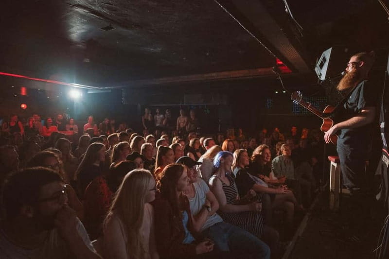 Hamburg: Reeperbahn Comedy Club - Friday and Saturday timing shape your plans