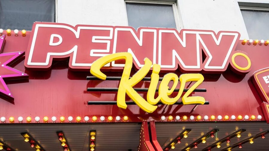 Hamburg: Reeperbahn & St. Pauli by Day - Why St. Pauli works better by day