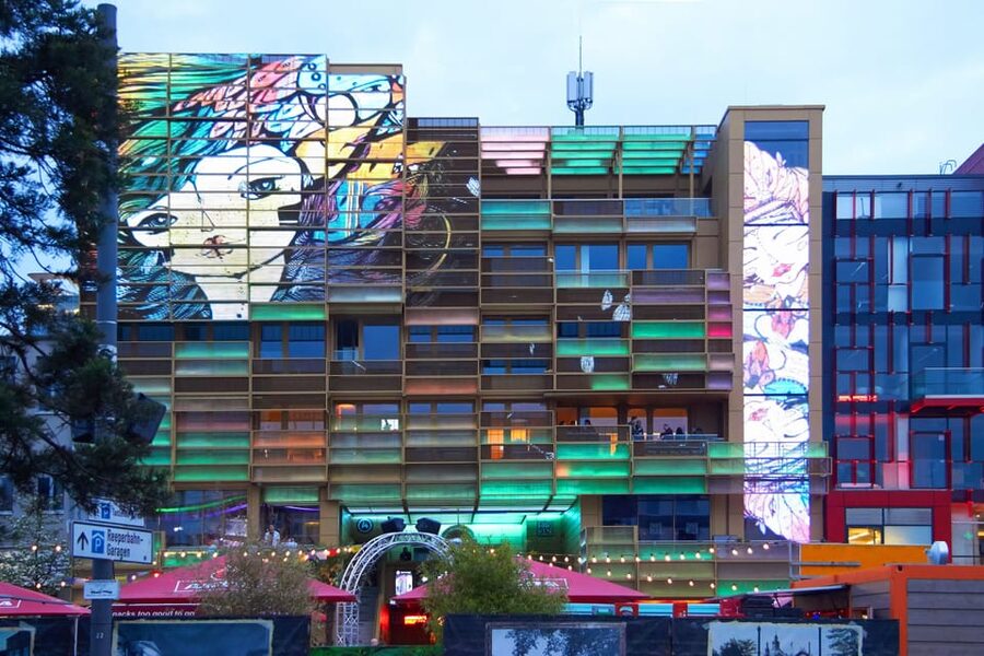 Hamburg: Reeperbahn & St. Pauli by Day - Davidwache and the story around Herbertstrasse