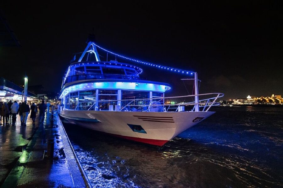 Hamburg: Saturday Night Boat Party - The Elbe after dark