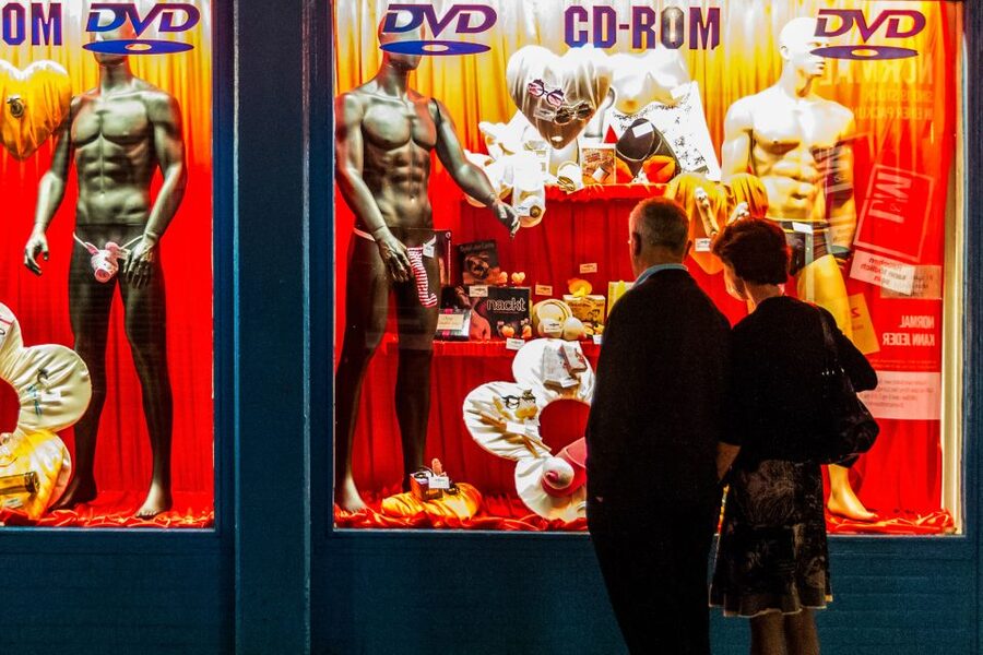 Hamburg: Sex and Crime in St. Pauli Tour for Ages 18+ - Price, drinks, and what you are actually buying
