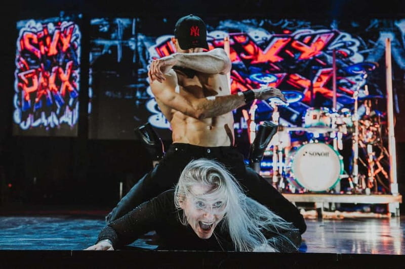 Hamburg: SIXX PAXX Show Entry Ticket - Who will enjoy this most?