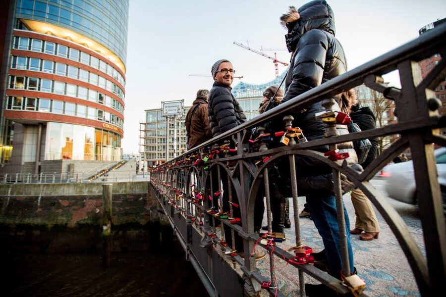 Hamburg: Speicherstadt and HafenCity 2-Hour Tour - Hanseatic Trade Center and the first canal views