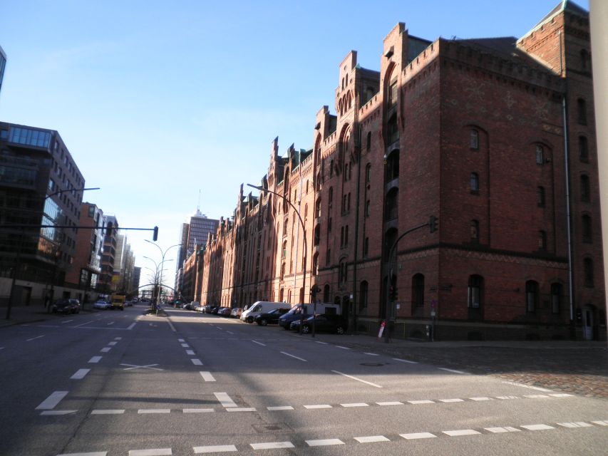 Hamburg: Speicherstadt & HafenCity 2-Hour Walking Tour - What the warehouse workers actually did