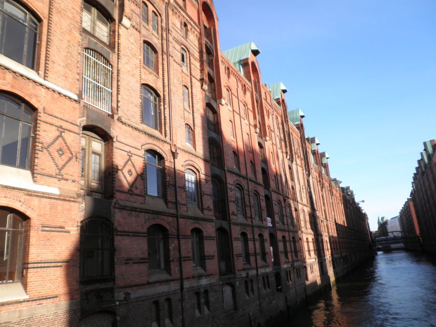 Hamburg: Speicherstadt & HafenCity 2-Hour Walking Tour - Coffee Plaza, the schoolyard, and the Elbe Philharmonic Hall