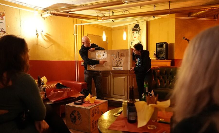 Hamburg: St. Pauli District and Beer Tour - ÜberQuell brings craft beer into the picture