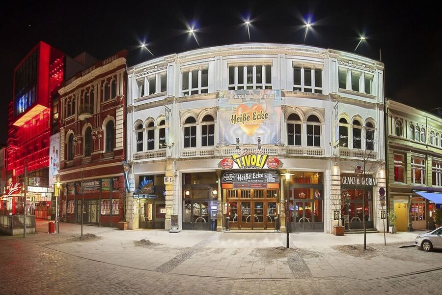 Hamburg: St. Pauli Highlights Guided Tour with Beer for 18+ - Why this St. Pauli walk is more than a pub crawl