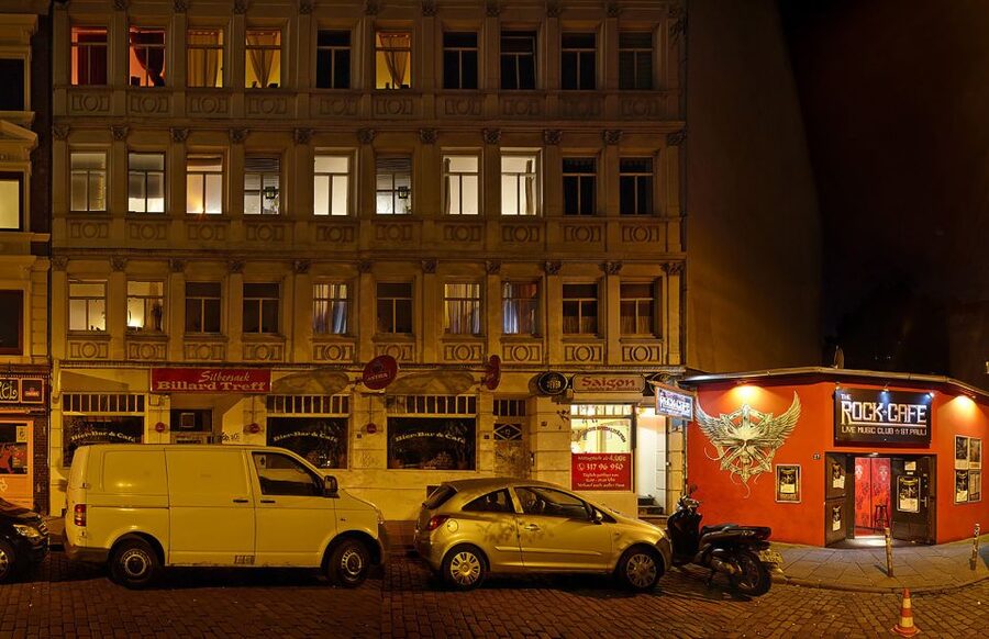 Hamburg: St. Pauli Tour of the Reeperbahn - The Davidwache and staying out of trouble