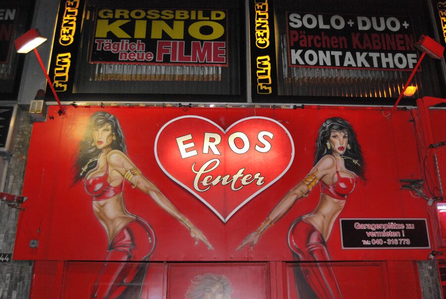 Hamburg: The Ultimate Sex, Drugs, and Hotdog Tour - What the $353 group price really means