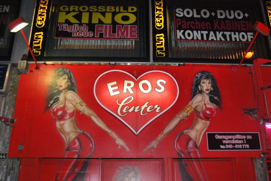 Hamburg: The Ultimate Sex, Drugs, and Hotdog Tour - Hans-Albers-Platz and the first taste of local nightlife
