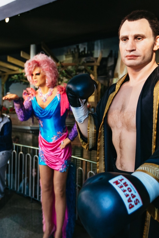 Hamburg: Ticket to the Panoptikum Waxworks - Looking at How Wax Figures Are Created