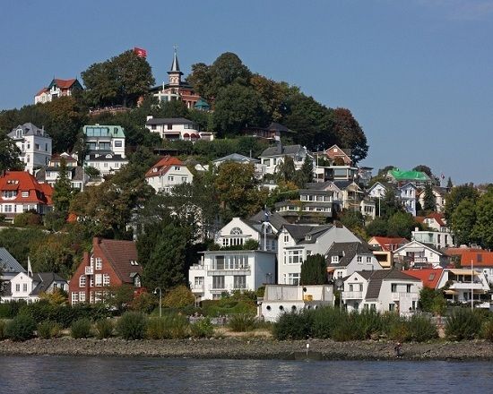 Hamburg: Tour of Blankenese on the Banks of the Elbe - Is $347 good value for two hours?