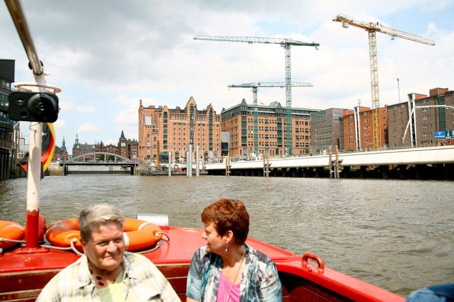 Hamburg: Traditional Harbor Tour with Commentary - HafenCity, bridges, and the modern side of Hamburg
