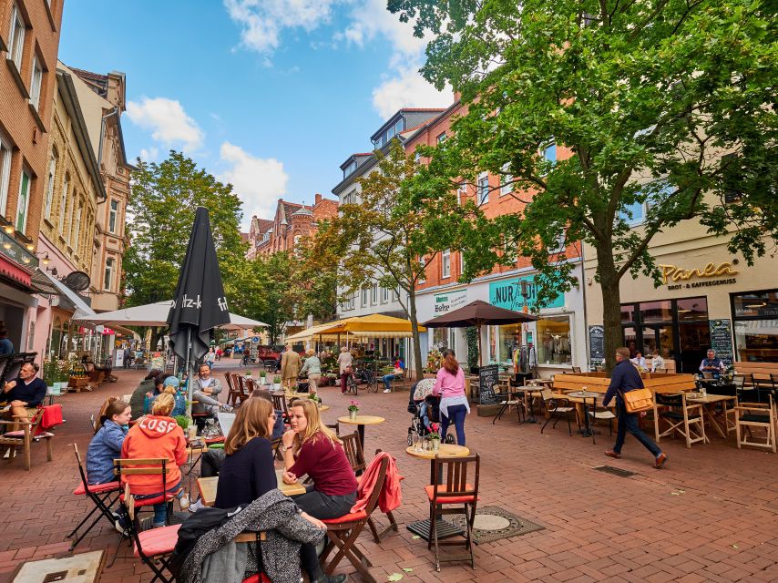 Hannover: Culinary walking tour district List/Oststadt - Meeting at Lister Platz
