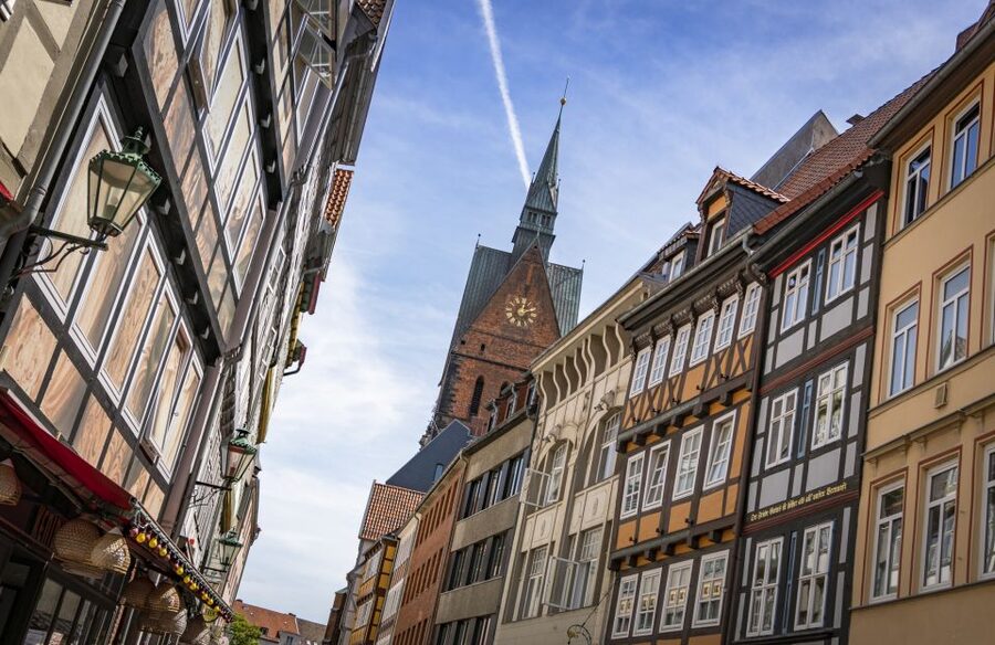 Hannover: Culinary Walking Tour Old Town - Accessibility, weather, and what to bring