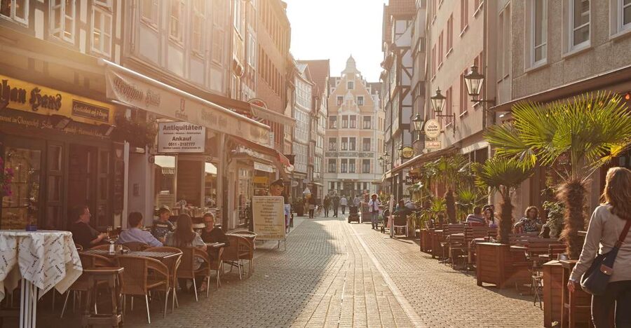 Hannover: Guided Old Town Walking Tour - Starting at Tourist Information in downtown Hannover