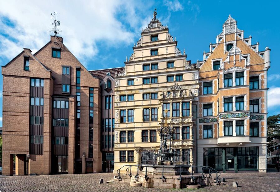 Hannover: Guided Old Town Walking Tour - What the $13 price really gives you