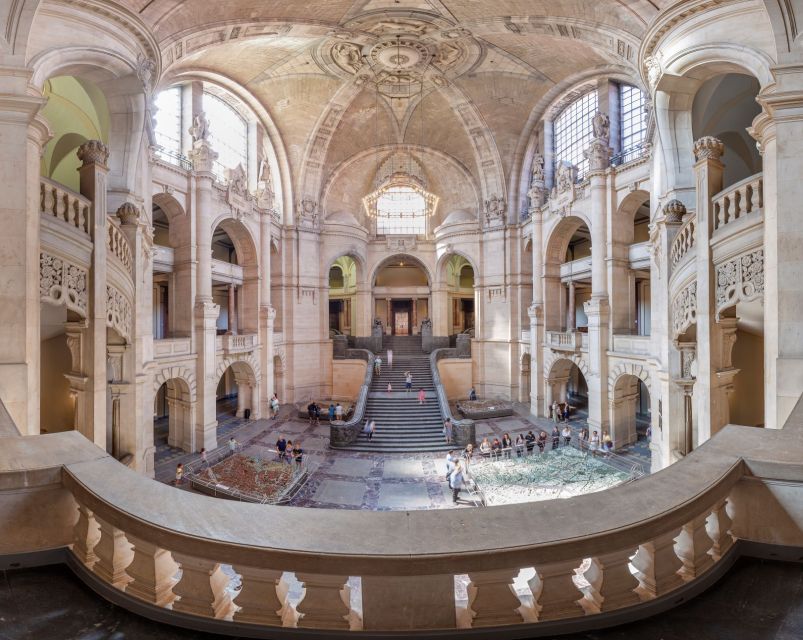 Hannover: New Town Hall exclusive Guided Walking Tour - Why Hannover’s New Town Hall makes a good tour setting