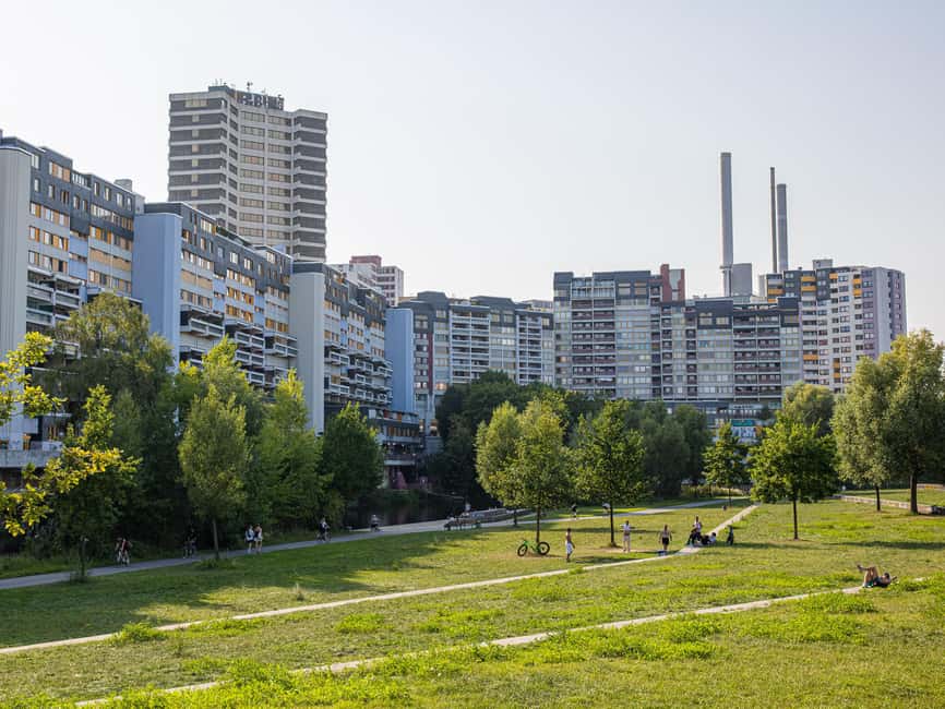 Hanover: Crime Walking Tour - Georgsplatz and the city’s public face