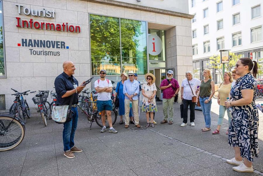Hanover: Crime Walking Tour - Leibnizufer and the search for a body