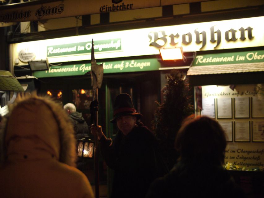 Hanover: Night tour with night watchman Melchior - Following Melchior through the old town