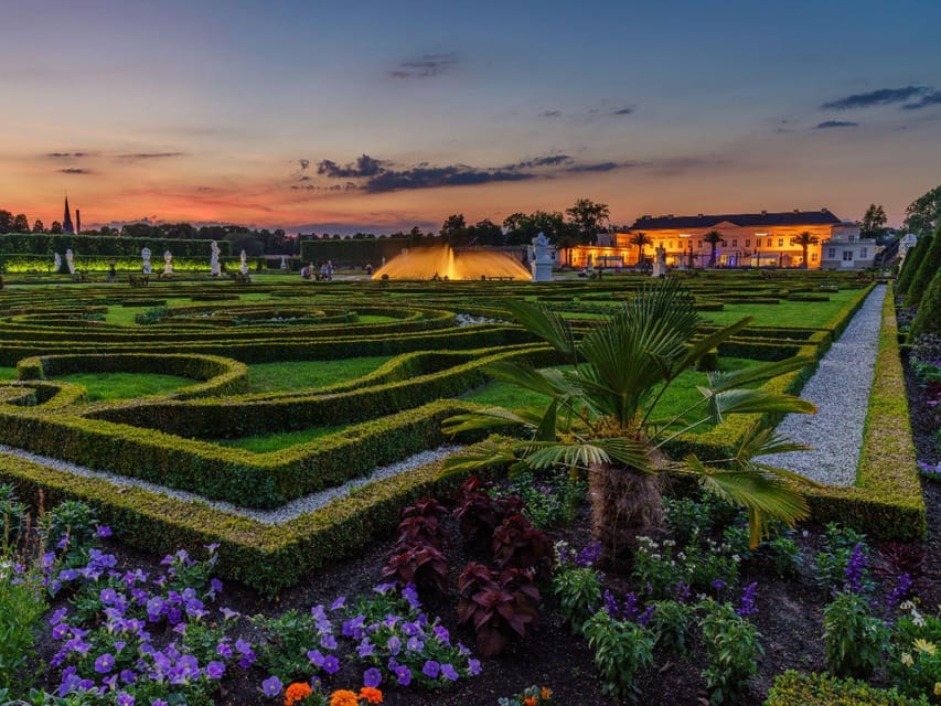Hanover: Royal Gardens of Herrenhausen Guided Tour - First views of the Great Garden