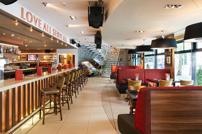 Hard Rock Cafe Berlin With Set Lunch or Dinner - Arriving at Hard Rock Cafe Berlin on Ku’damm