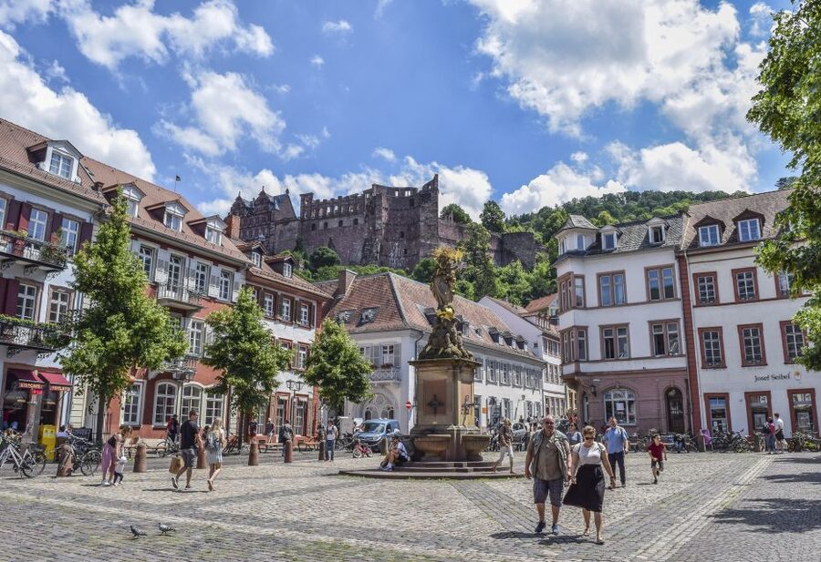 Heidelberg: Old Town Tour Including Castle Visit - Heidelberg Castle, fire damage, and the giant wine barrel