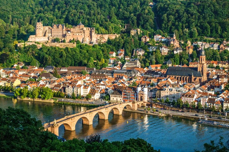 Heidelberg: Scavenger Hunt Self-Guided Tour - Along the Neckar and Across the Old Bridge