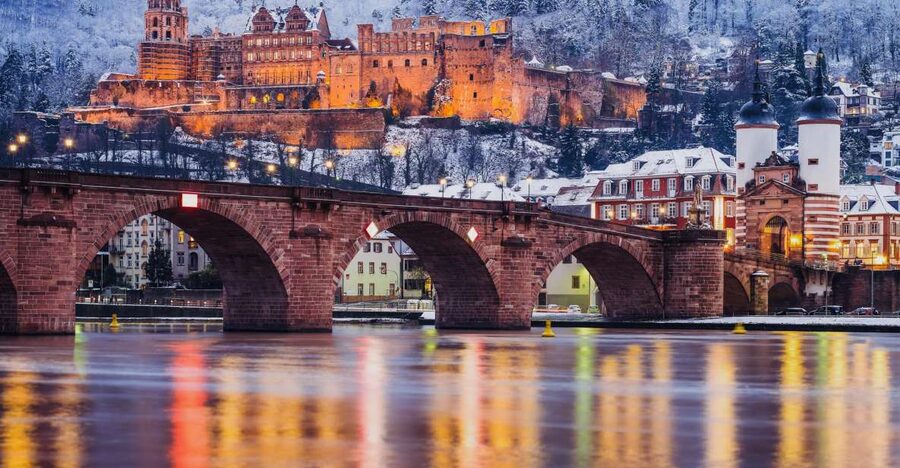 Heidelberg: Sightseeing Boat Tour with Mulled Wine - The first castle view from the Neckar