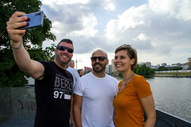 Highlights & Hidden Gems With Locals: Best of Berlin Private Tour - What the guides add to a short visit