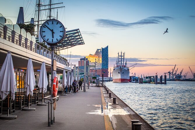"Highlights of Hamburg" Biketour - Starting in Hamburg’s Old Town