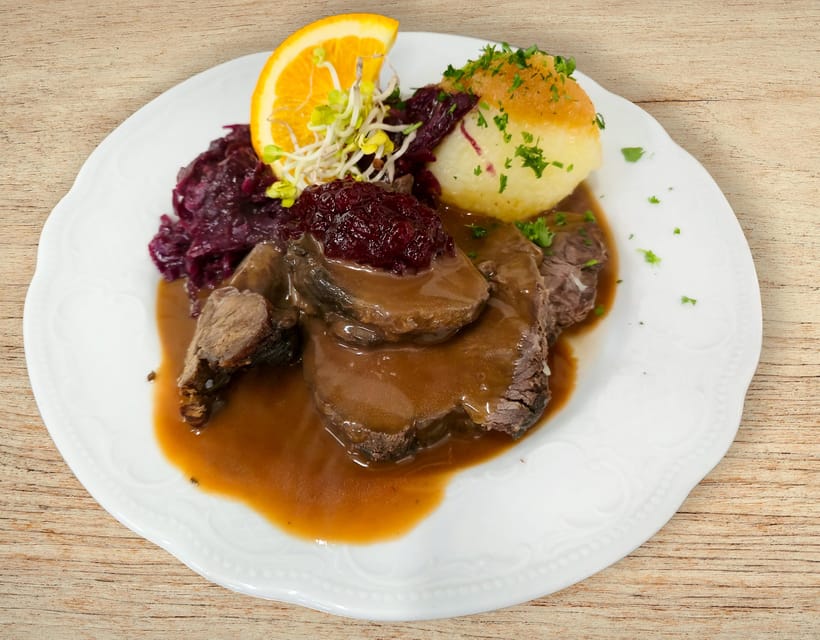 Historical tour of the old town including a Saxon dinner - Choosing the included drink