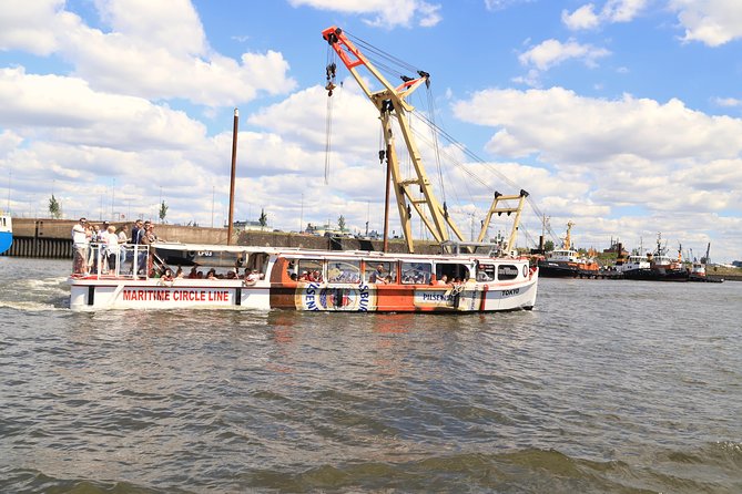 Hop-on hop-off on the water with the Maritime Circle Line in Hamburg - International Maritime Museum inside Kaispeicher B