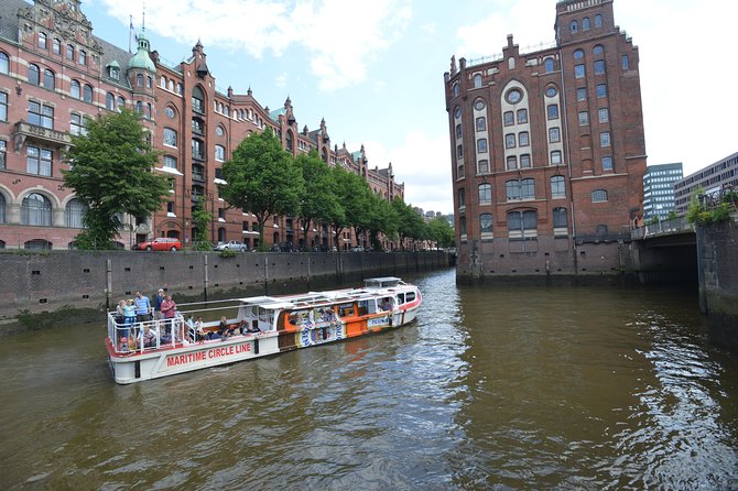 Hop-on hop-off on the water with the Maritime Circle Line in Hamburg - Elbphilharmonie Plaza and the best city view