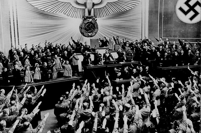 Inside the Third Reich (Private Tour) - Glyptothek and the surviving fascist buildings