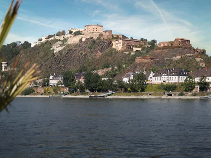 Koblenz: City & Rhine Valley Sightseeing Cruise - Lahneck Castle and the approach to Stolzenfels