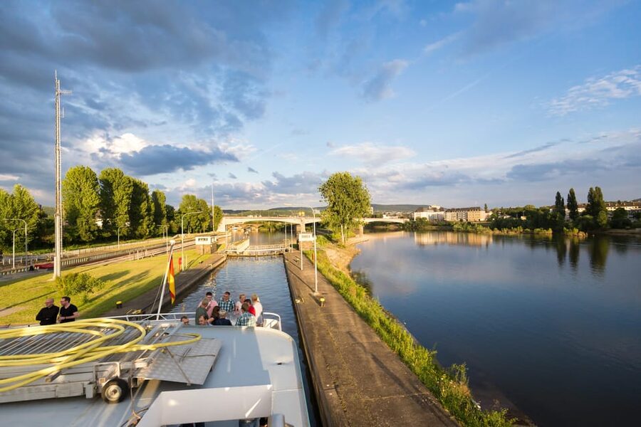 Koblenz: Panoramic Cruise on Moselle River to Winningen - Leaving the Rhine through the lock