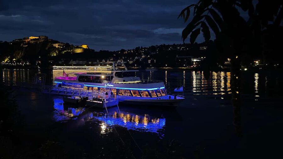 Koblenz: Sunset Boat Cruise - Who will enjoy La Paloma most?