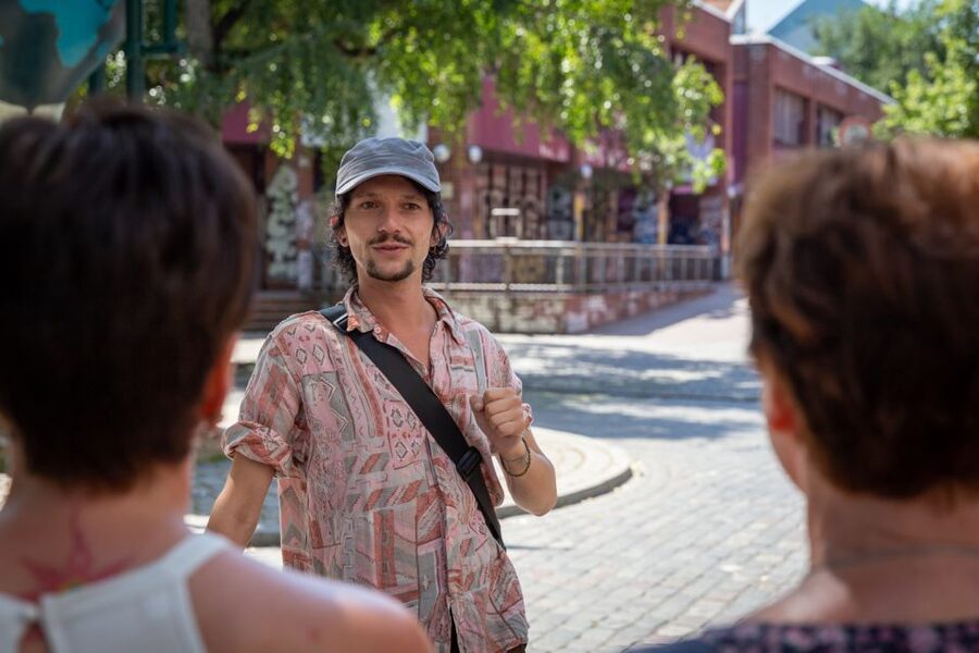 Kreuzberg: Culinary Food Tour - Mariannenstraße, escape stories, and everyday streets