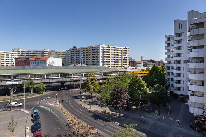 Kreuzberg Tour – Kriminell und kuschelig - Parks, avenues, and backstreets on foot
