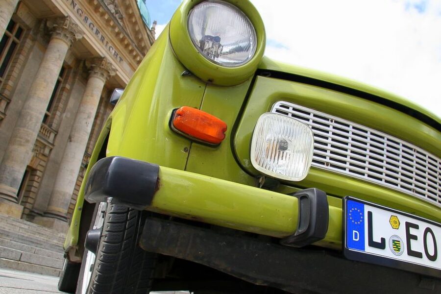 Leipzig: 90-Minute Trabi City Tour - From Leipzig Zoo to Gohlis Palace
