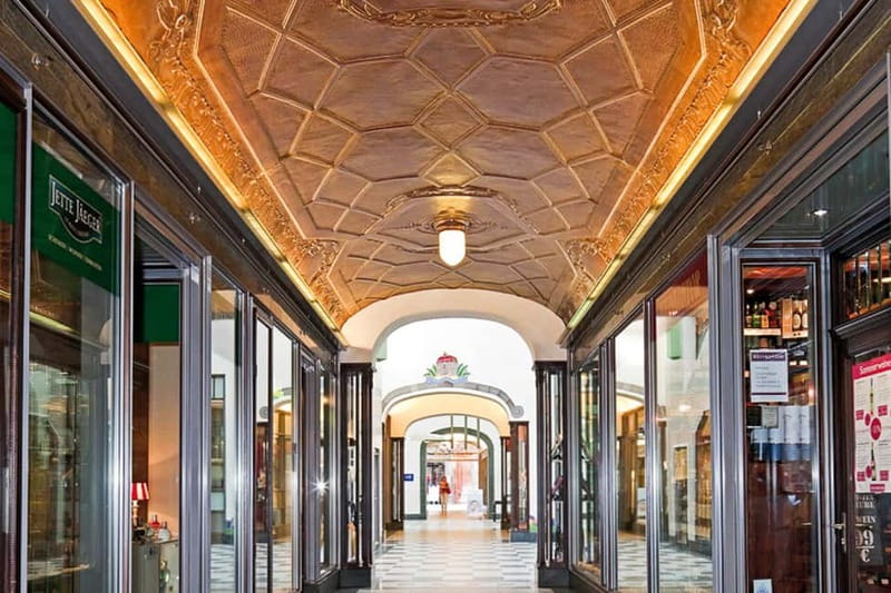 Leipzig: Courtyards, Houses, Trade - Passage Tour in German - Starting at Katharinenstrasse 8