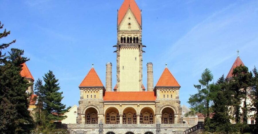 Leipzig: Guided Tour of the Southern Cemetery - Following Otto Wittenberg’s Park Design