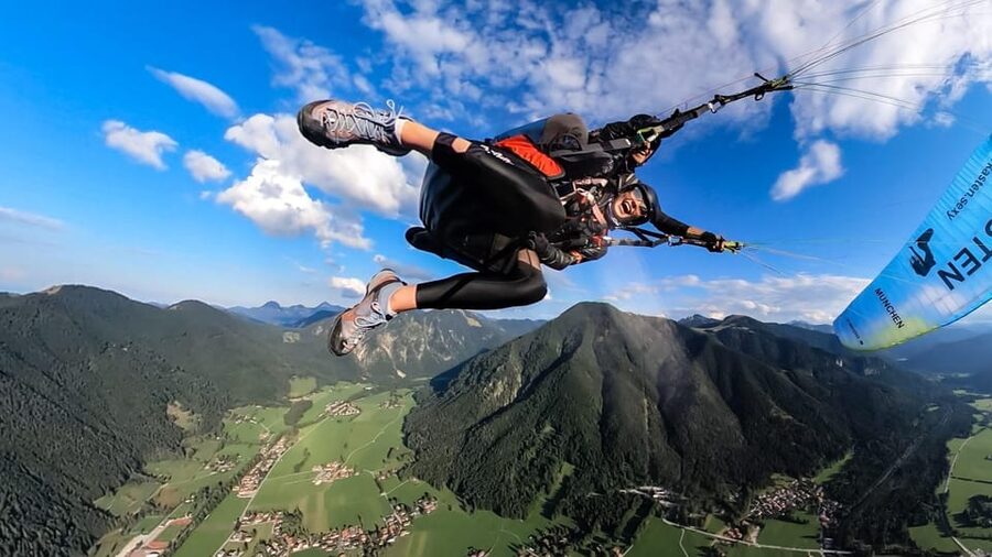 Lenggries: Tandem Paragliding Flight - Landing beside the cable car