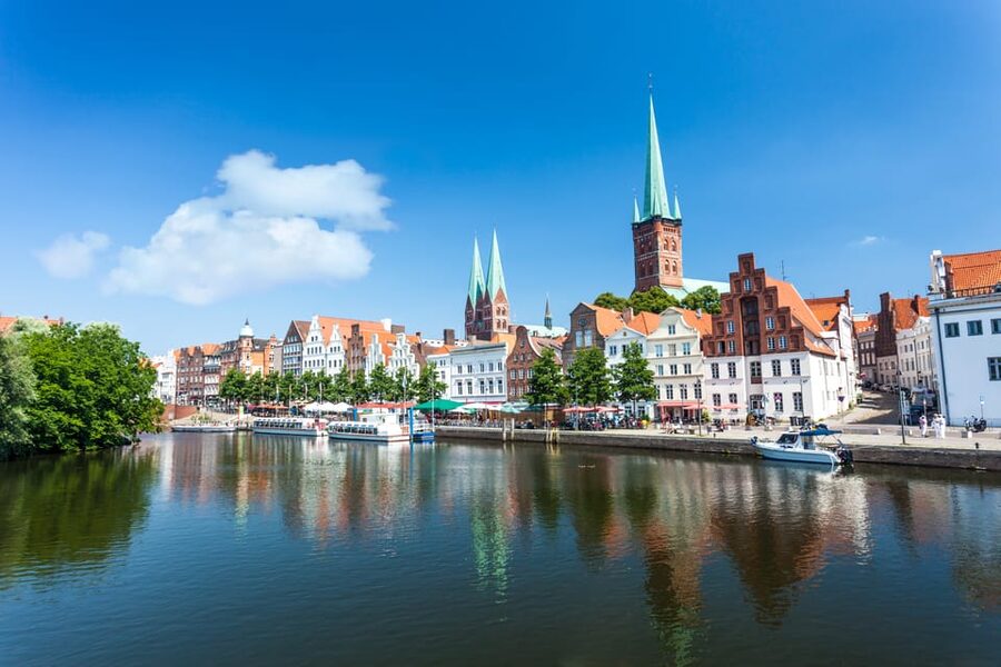 Lübeck: 1-Hour Splash Bus City Tour - The first half: Lübeck from the streets