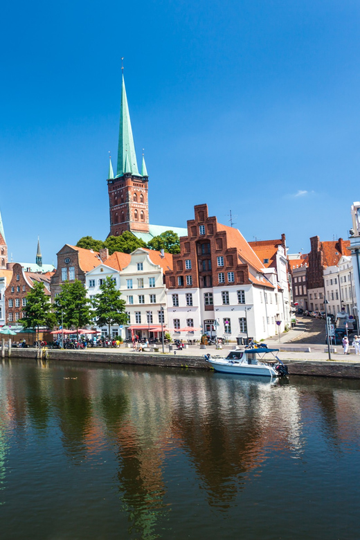 Lübeck: 1-Hour Splash Bus City Tour - Meeting at An der Untertrave 92
