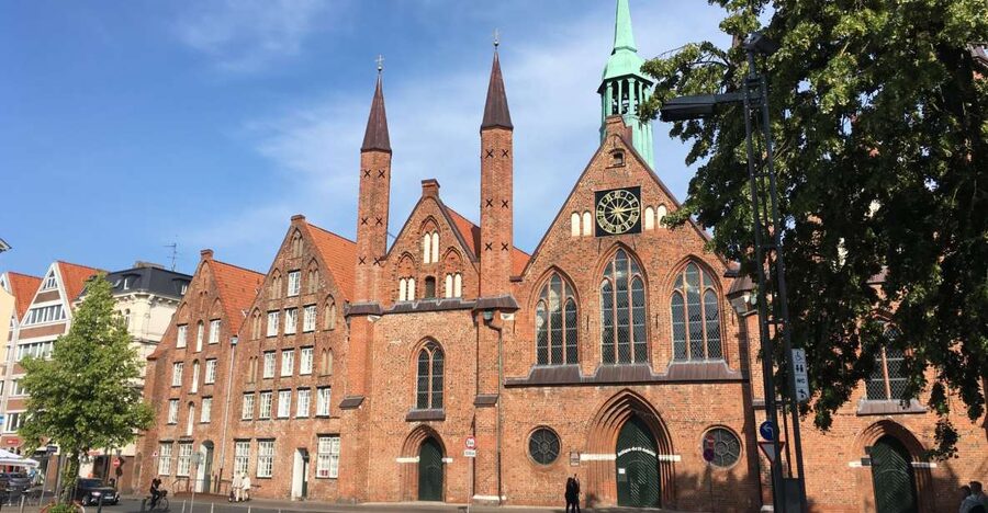 Lübeck: Backyards and Town Houses Private Guided Tour - Timing, language, and who should book