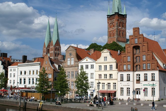 Lübeck Day Trip From Hamburg By Train With Private Guide And Lunch - The Schiffergesellschaft, from captains’ hall to restaurant